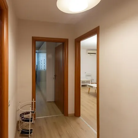 Lily's 2 Bedroom Apartment *