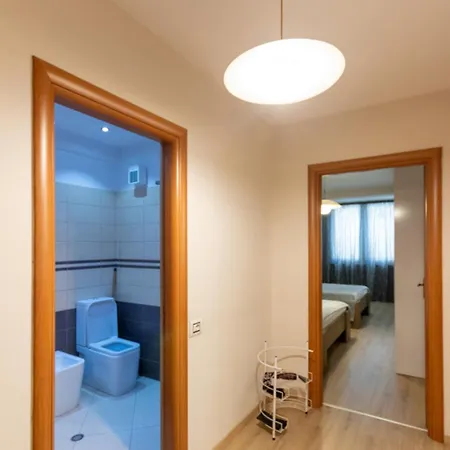 Lily's 2 Bedroom Apartment *