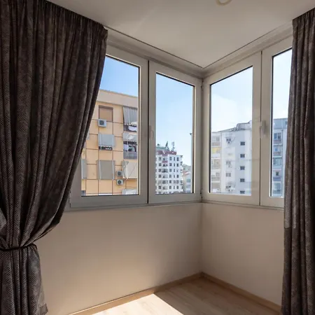 Apartment Lily's 2 Bedroom Tirana