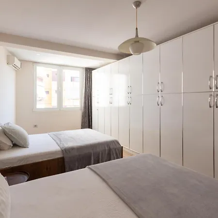 Lily's 2 Bedroom *