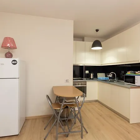 Lily's 2 Bedroom Apartment Tirana